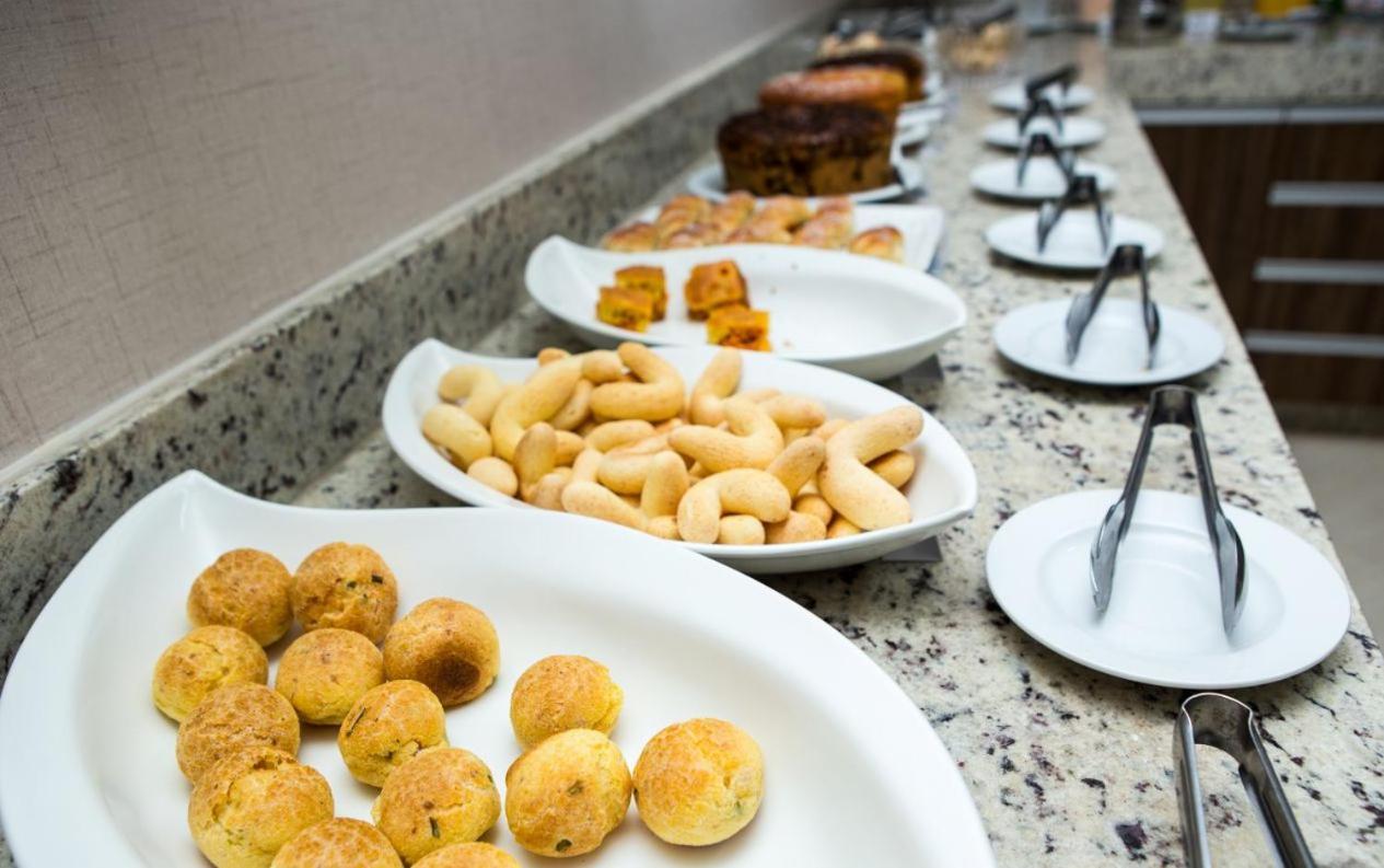 Hotel Avenida Joao Pinheiro Экстерьер фото